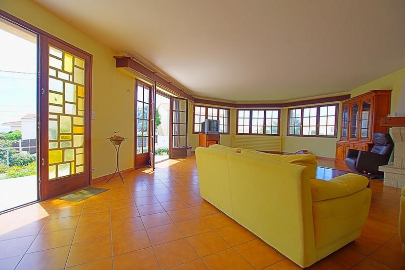 Villa - 268 m² - 10 pièces