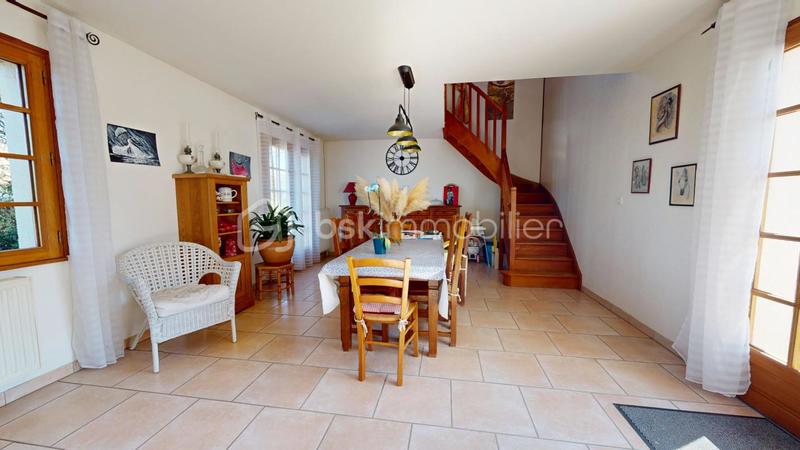 Maison - 237 m² - 7 pièces