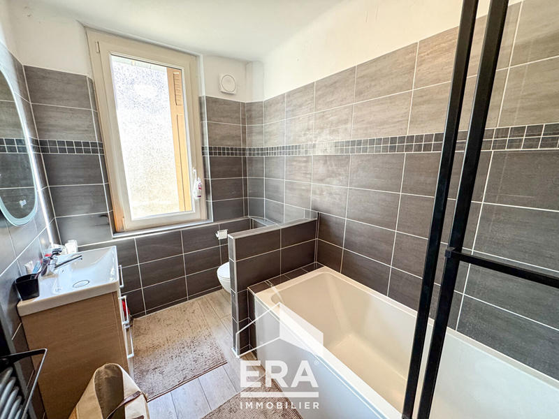 Maison - 177 m² - 7 pièces