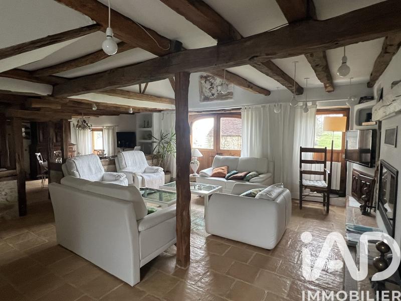 Maison - 228 m² - 8 pièces