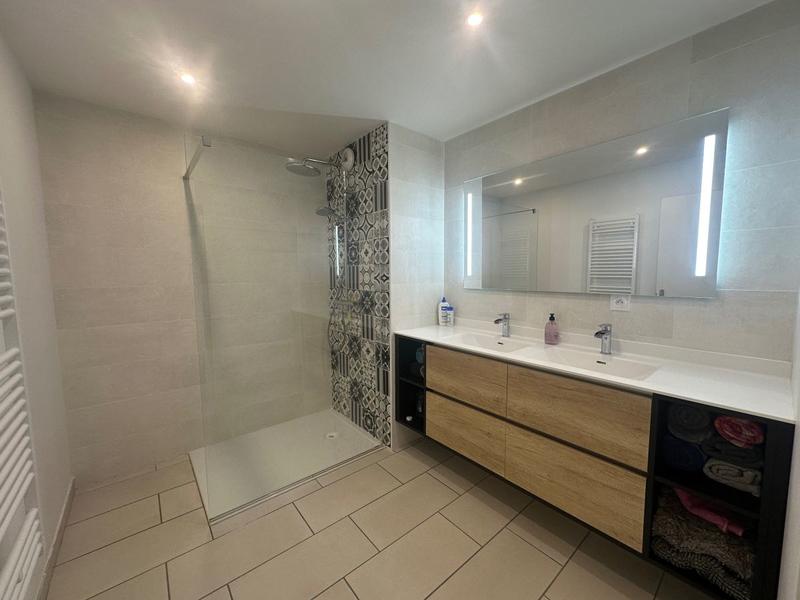 Appartement - 105 m² - 5 pièces