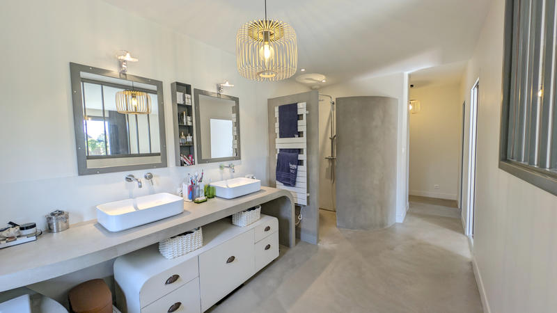 Maison - 208 m² - 5 pièces