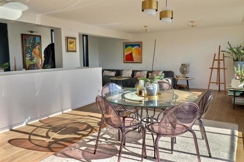 Demeure - 234 m² - 8 pièces