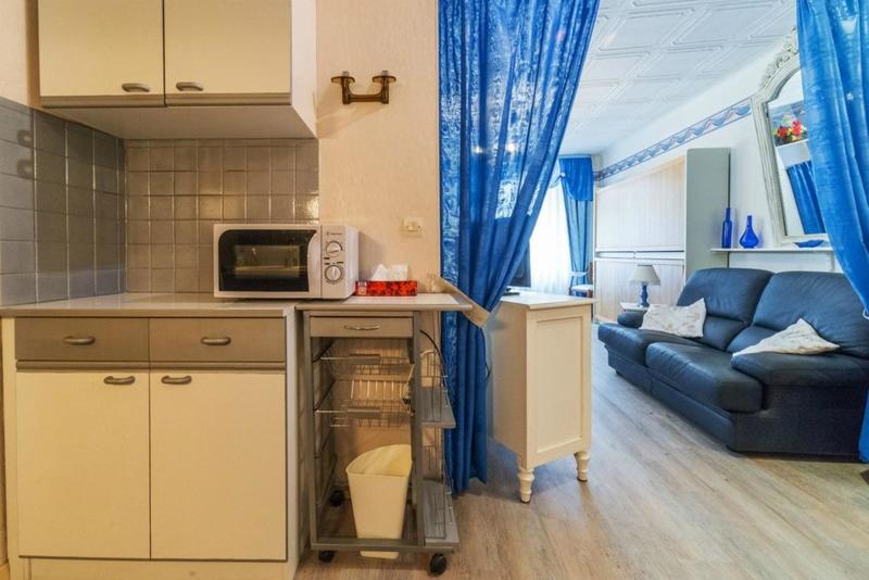 Maison - 1 000 m² - 25 pièces