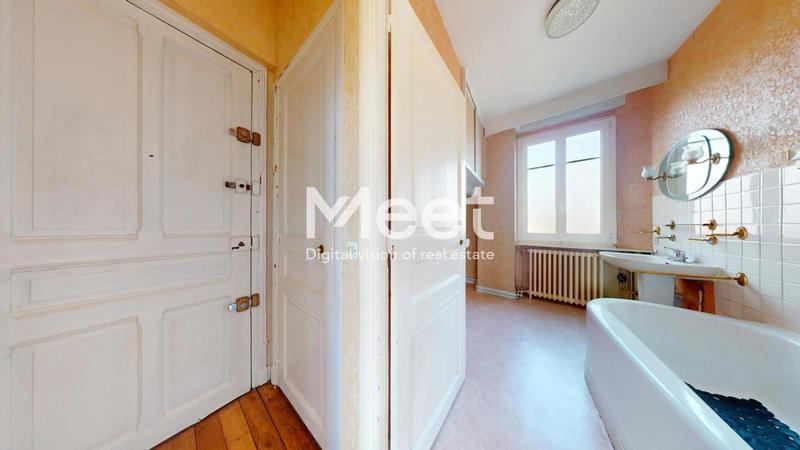 Appartement - 96 m² - 5 pièces