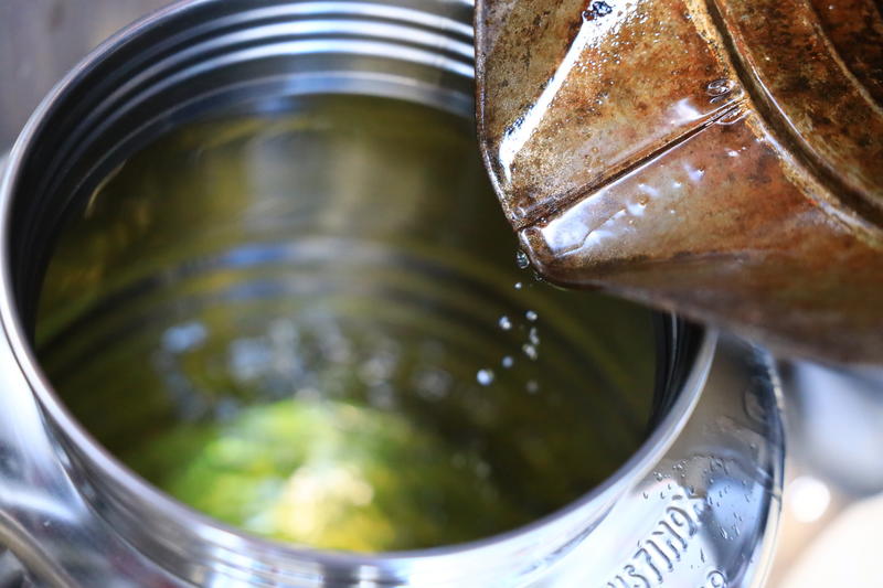 Atelier d'aromathérapie familiale dans une distillerie d’huile essentielle