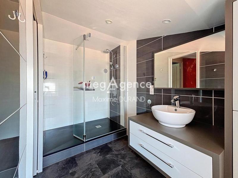 Maison - 166 m² - 8 pièces