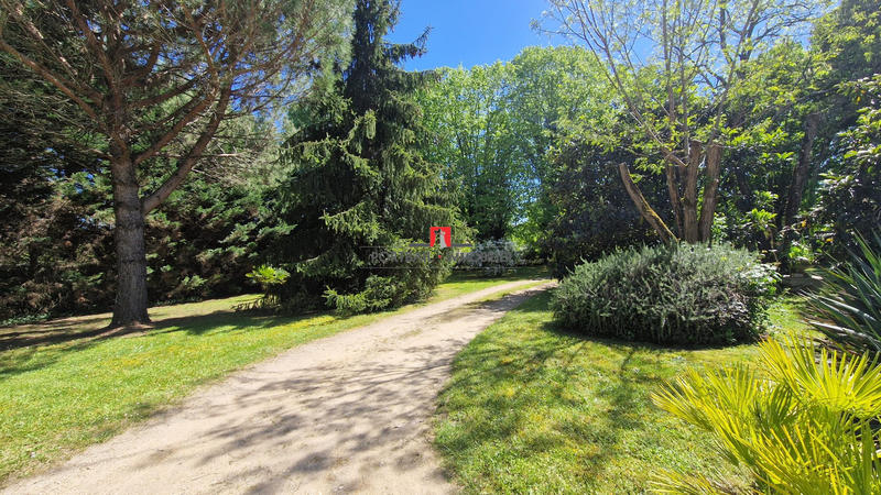 Maison - 354 m² - 10 pièces