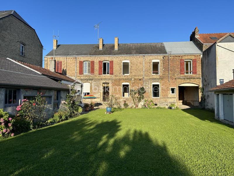 Maison - 272 m² - 10 pièces