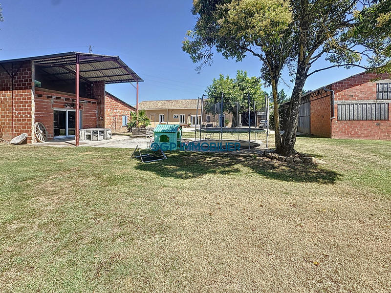 Maison - 200 m² - 4 pièces