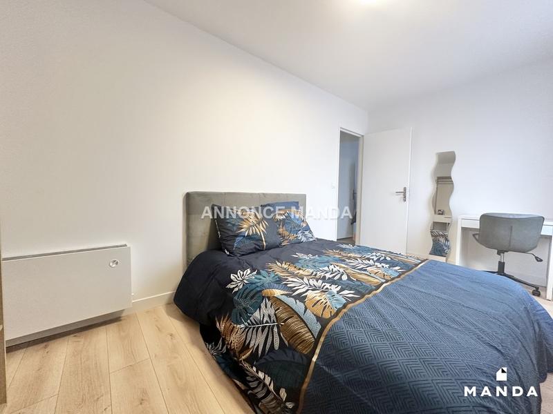 Chambre - 9 m² - 5 pièces