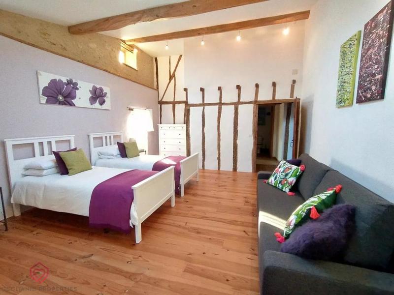 Maison ancienne - 530 m² - 12 pièces