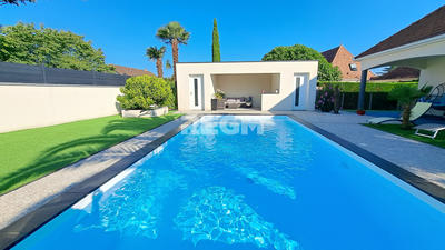 Maison - 180 m² - 6 pièces