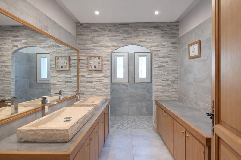 Maison - 208 m² - 5 pièces