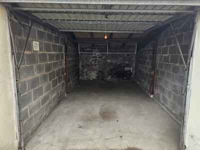 Parking / Garage - 10 m²