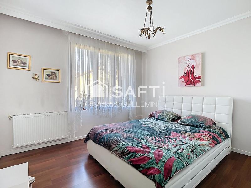 Maison - 196 m² - 7 pièces