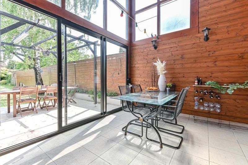 Maison - 220 m² - 9 pièces