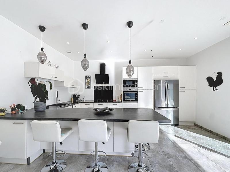 Maison - 137 m² - 4 pièces