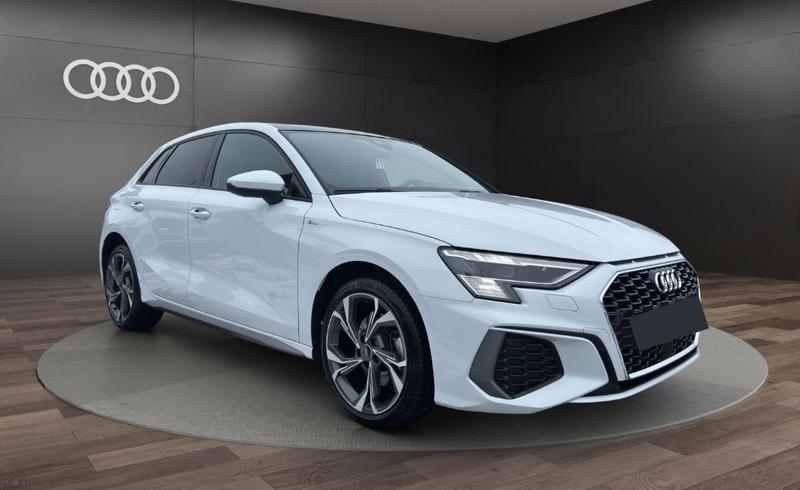 Audi A3 sportback 40 TFSIe 204 s-Line Hybride Rechargeable / Toit Ouvrant Affichage Tete Haute Matrix Led Regulateur de Distance Keyless