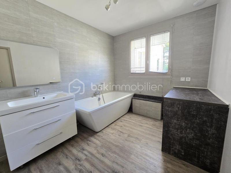Appartement - 84 m² - 3 pièces