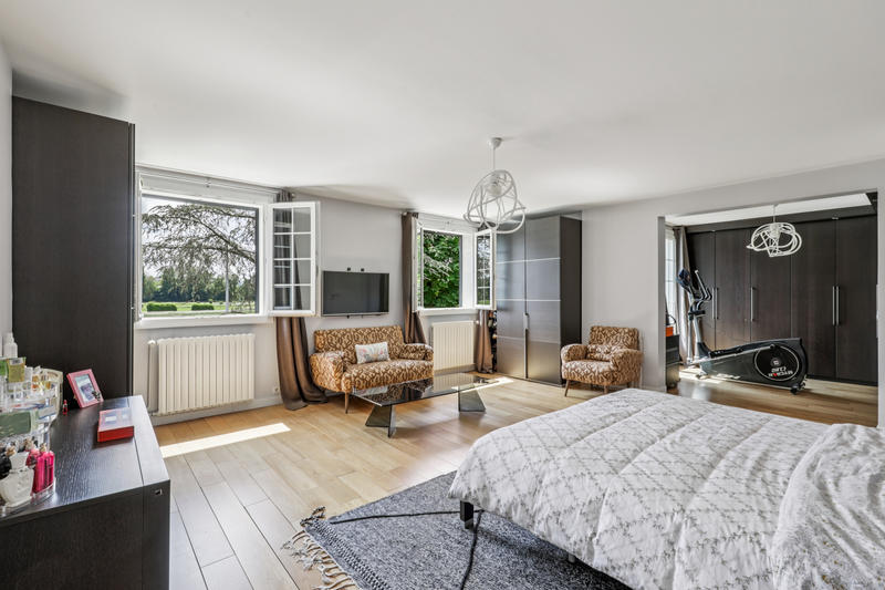 Maison - 300 m² - 9 pièces