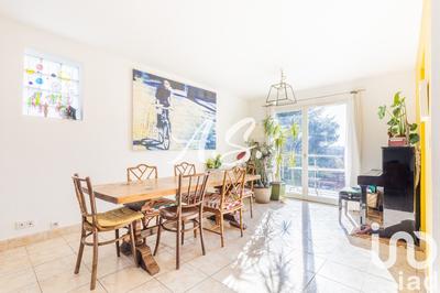 Maison - 195 m² - 9 pièces