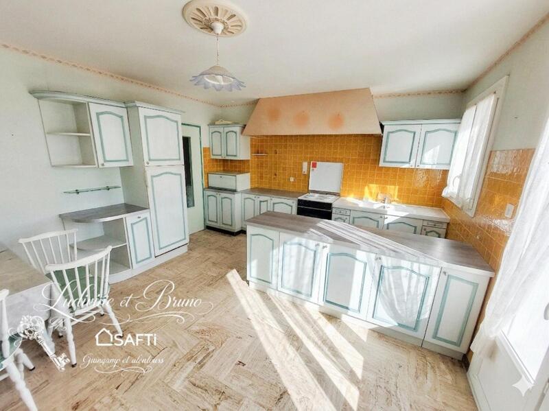 Maison - 207 m² - 11 pièces