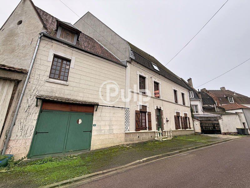 Maison - 200 m² - 12 pièces