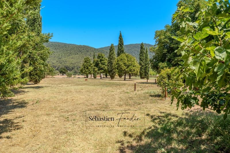 Maison - 211 m² - 7 pièces