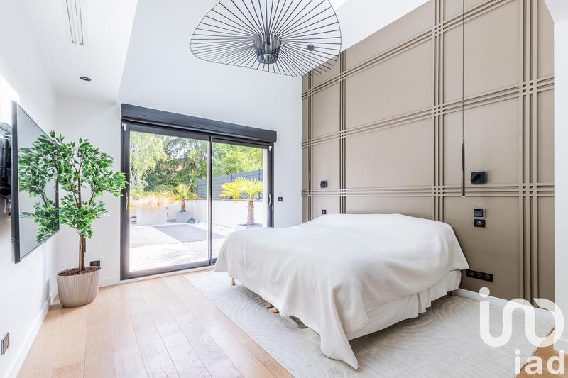 Maison - 180 m² - 5 pièces