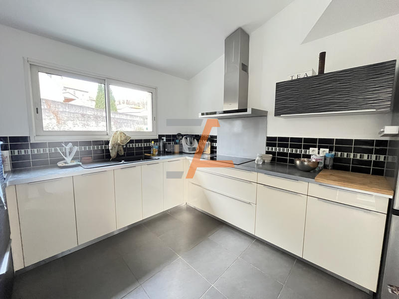 Maison - 110 m² - 6 pièces