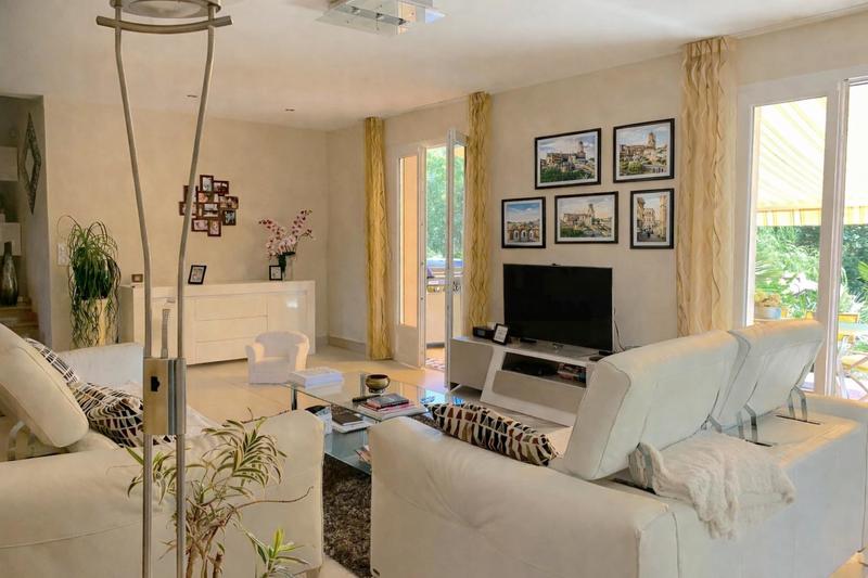 Villa - 176 m² - 9 pièces