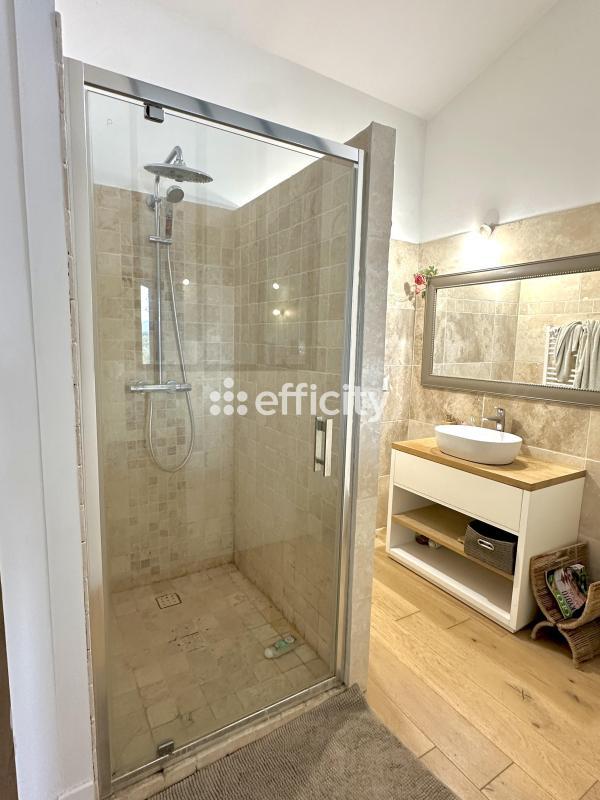 Villa - 230 m² - 9 pièces