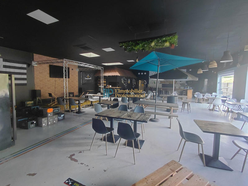 Local commercial - 286 m² - 4 pièces