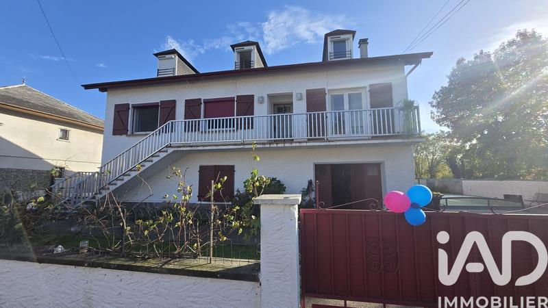 Maison - 255 m² - 10 pièces