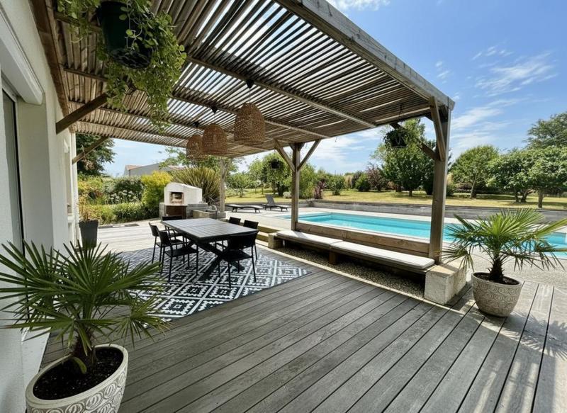 Maison - 307 m² - 8 pièces