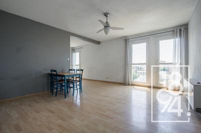 Appartement - 94 m² - 5 pièces