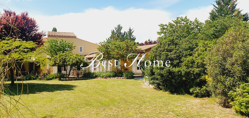 Maison - 230 m² - 8 pièces