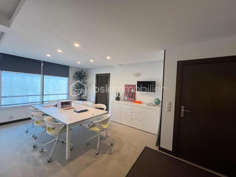 Local d'activité / Entrepôt - 88 m² - 4 pièces