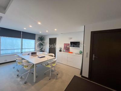 Local d'activité / Entrepôt - 88 m² - 4 pièces