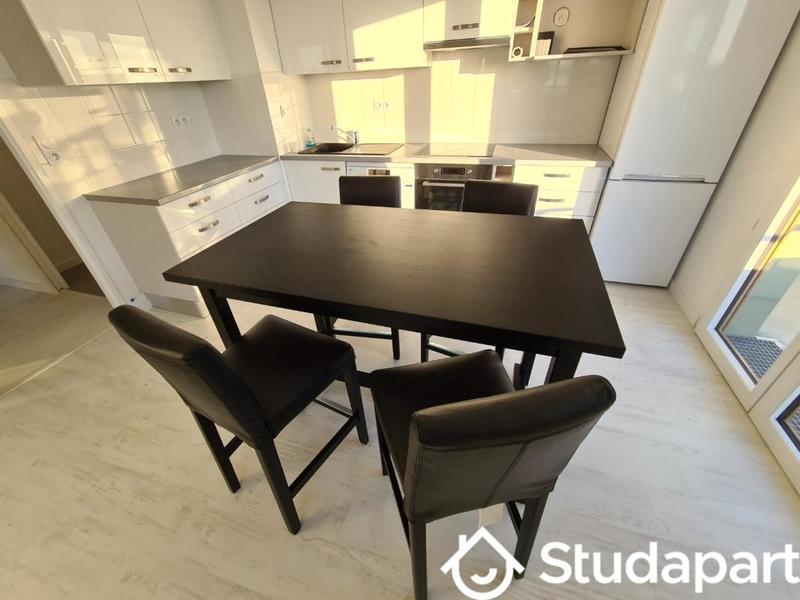 Chambre - 12 m² - 1 pièce