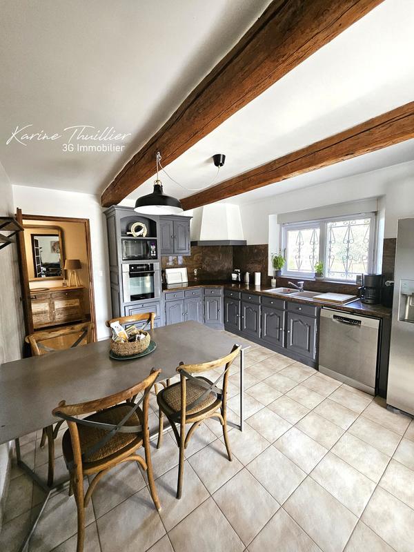 Maison en pierre - 247 m² - 7 pièces