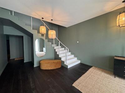 Maison - 308 m² - 8 pièces