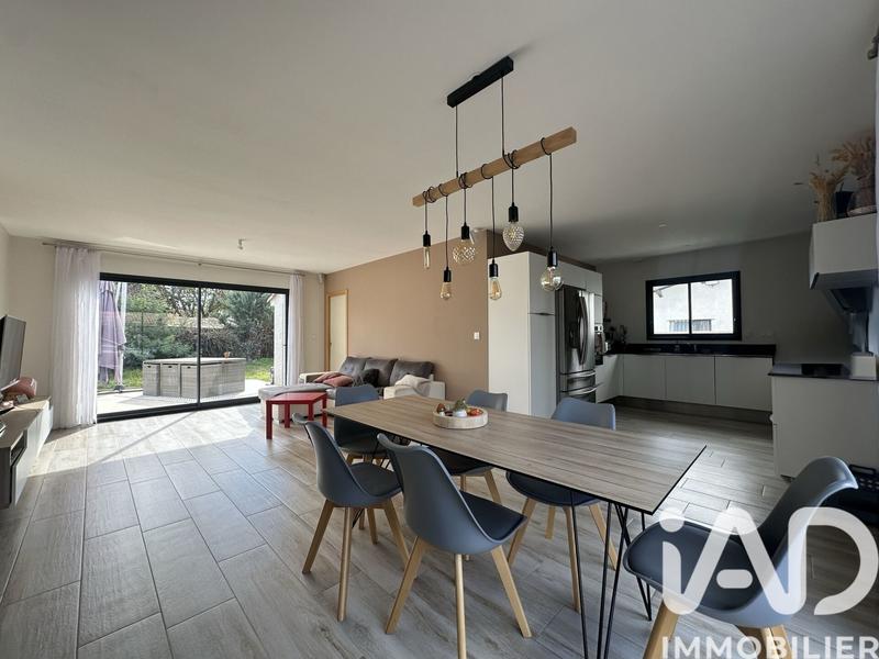 Maison - 121 m² - 5 pièces