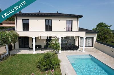 Maison - 200 m² - 12 pièces