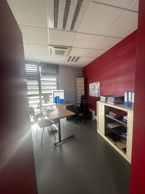 Local commercial - 250 m² - 11 pièces