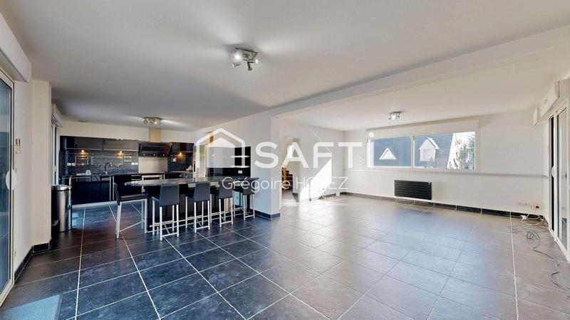 Maison - 210 m² - 5 pièces