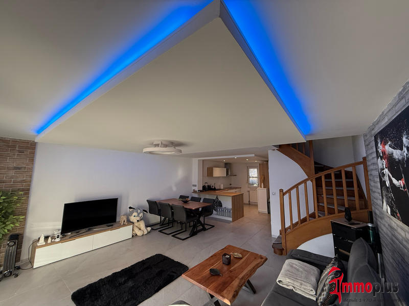 Maison - 93 m² - 5 pièces