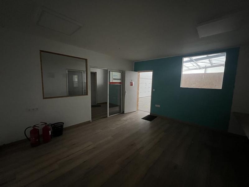 Local d'activités - 300 m² - 5 pièces