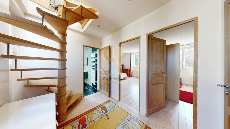 Maison - 168 m² - 7 pièces